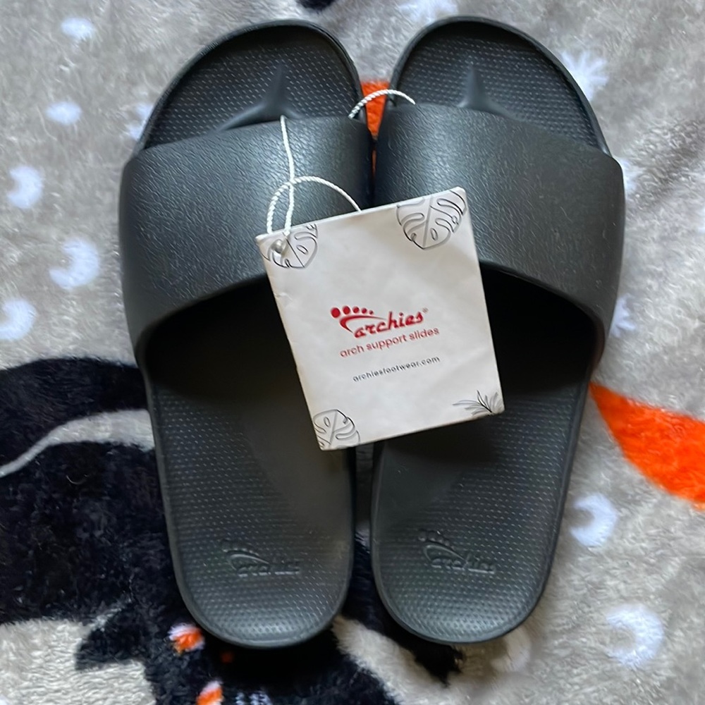 Archie’s Slides Sandals
